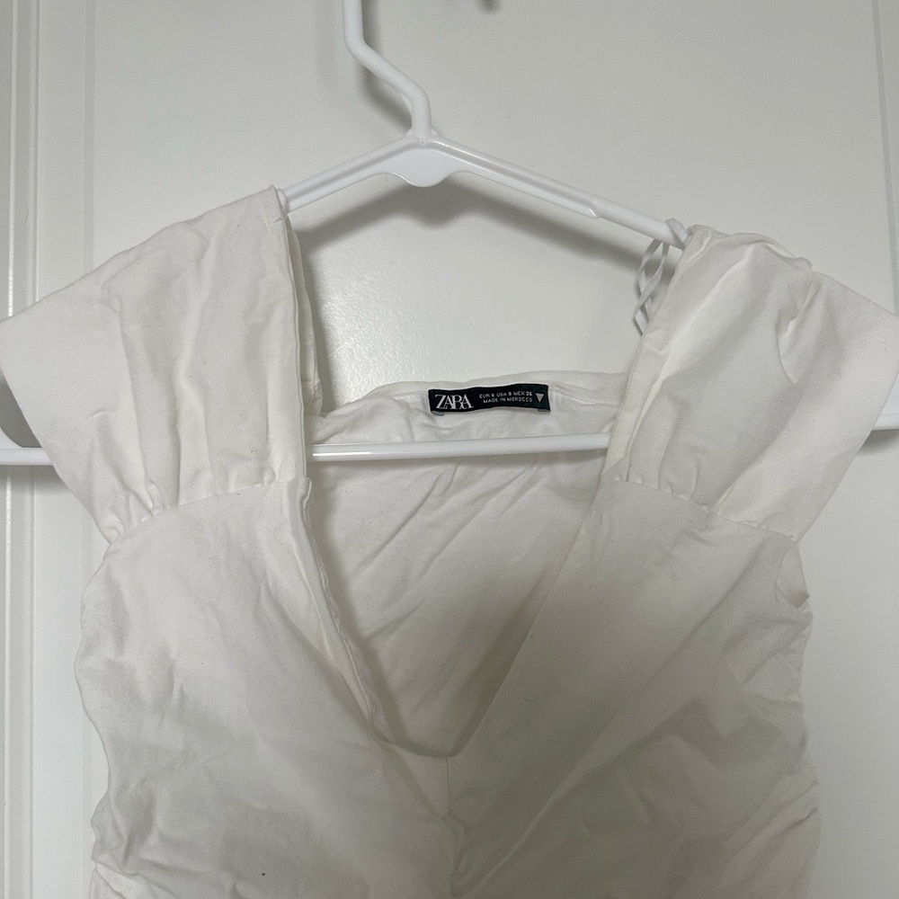 ZARA RUNCHED FITTED WHITE CROP TOP SMALL